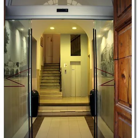 Louisiana Hotel *