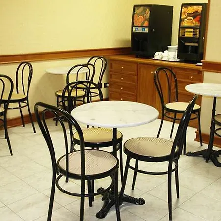 Louisiana Hotel *